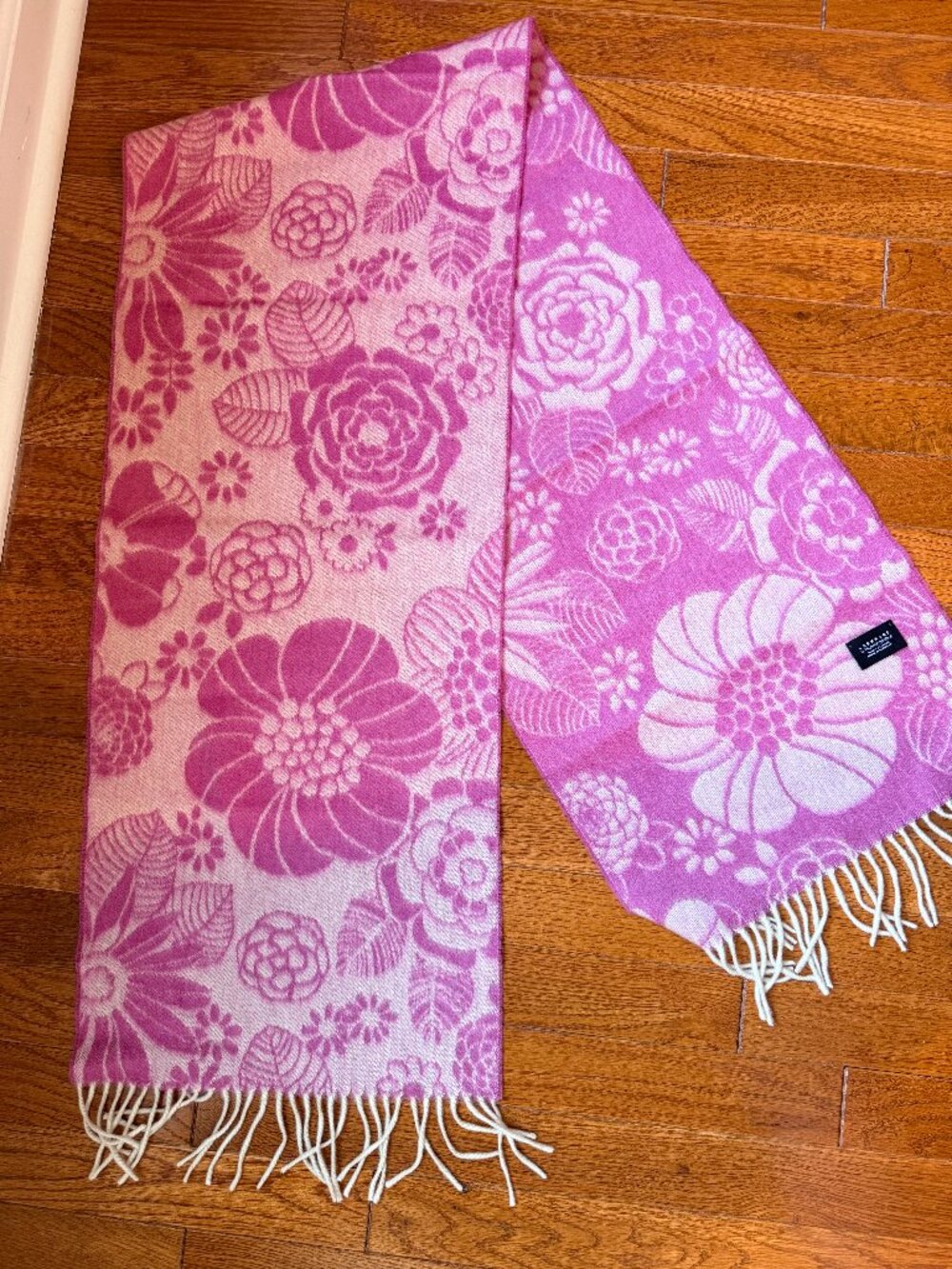 Reversible pink scarf